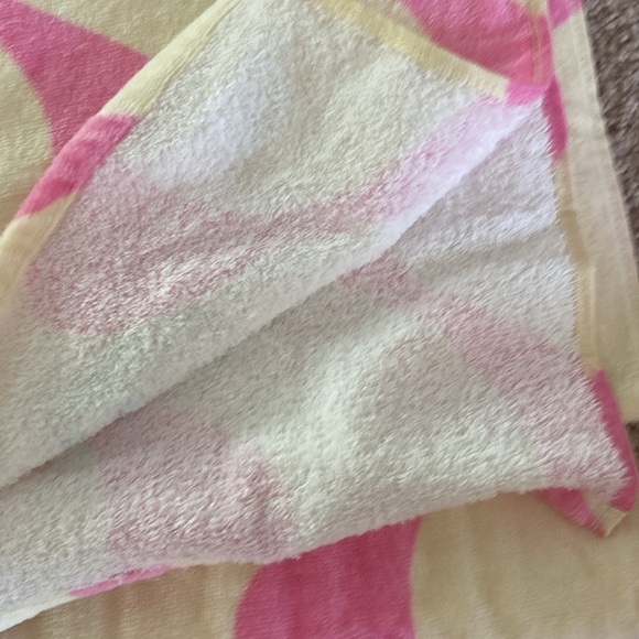 Fun boy beach towel. - Picture 4 of 9